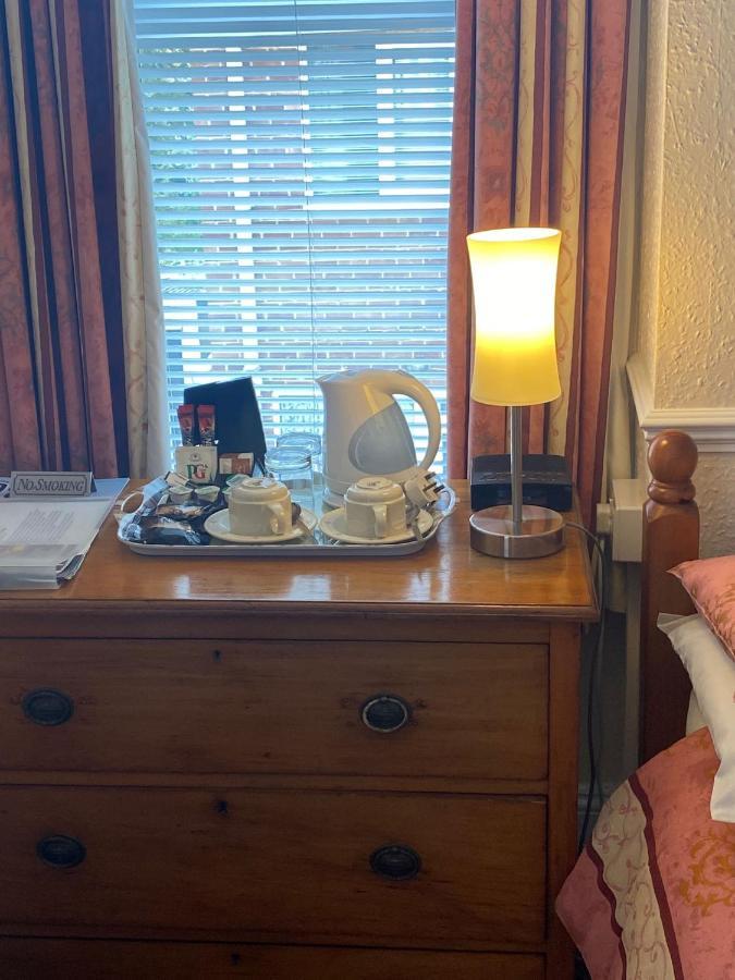 Landguard Lodge Guest House Shipley  Экстерьер фото