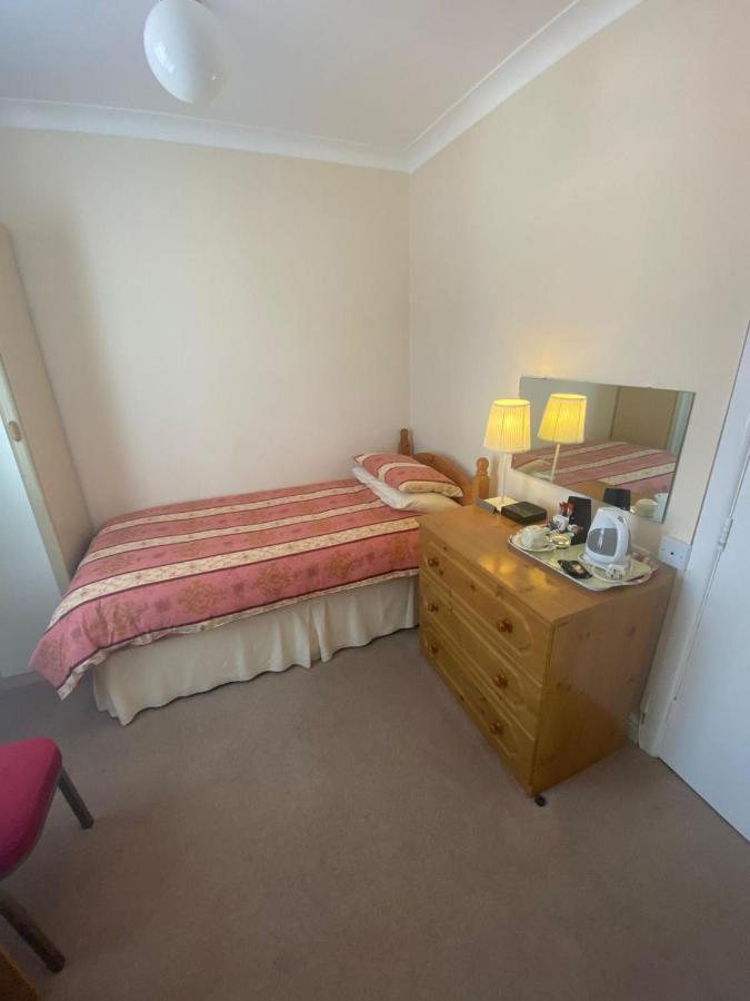 Landguard Lodge Guest House Shipley  Номер фото