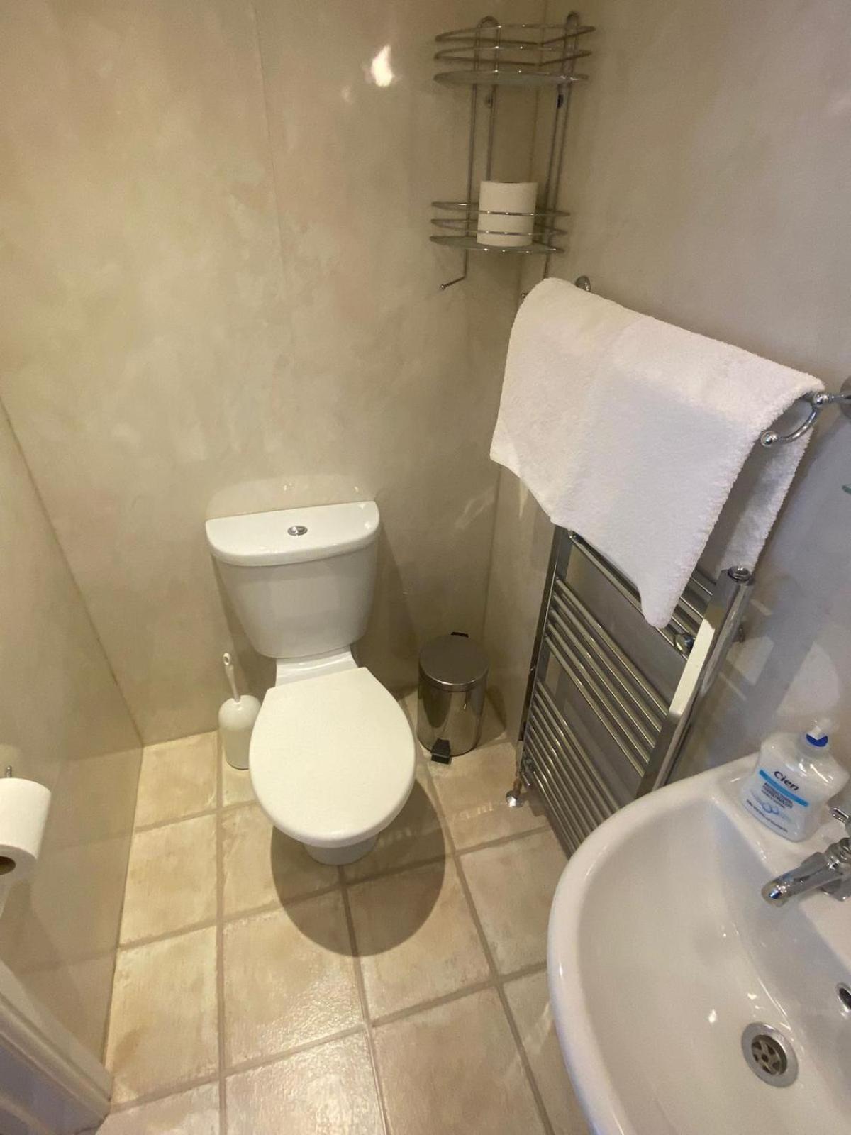 Landguard Lodge Guest House Shipley  Экстерьер фото