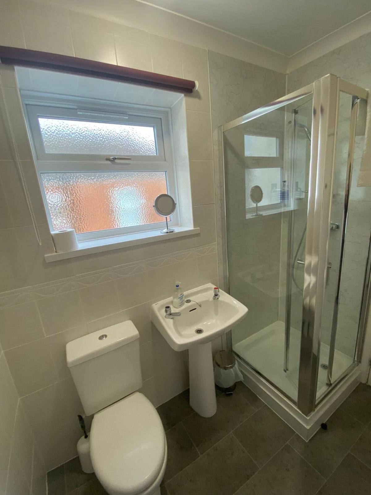 Landguard Lodge Guest House Shipley  Номер фото